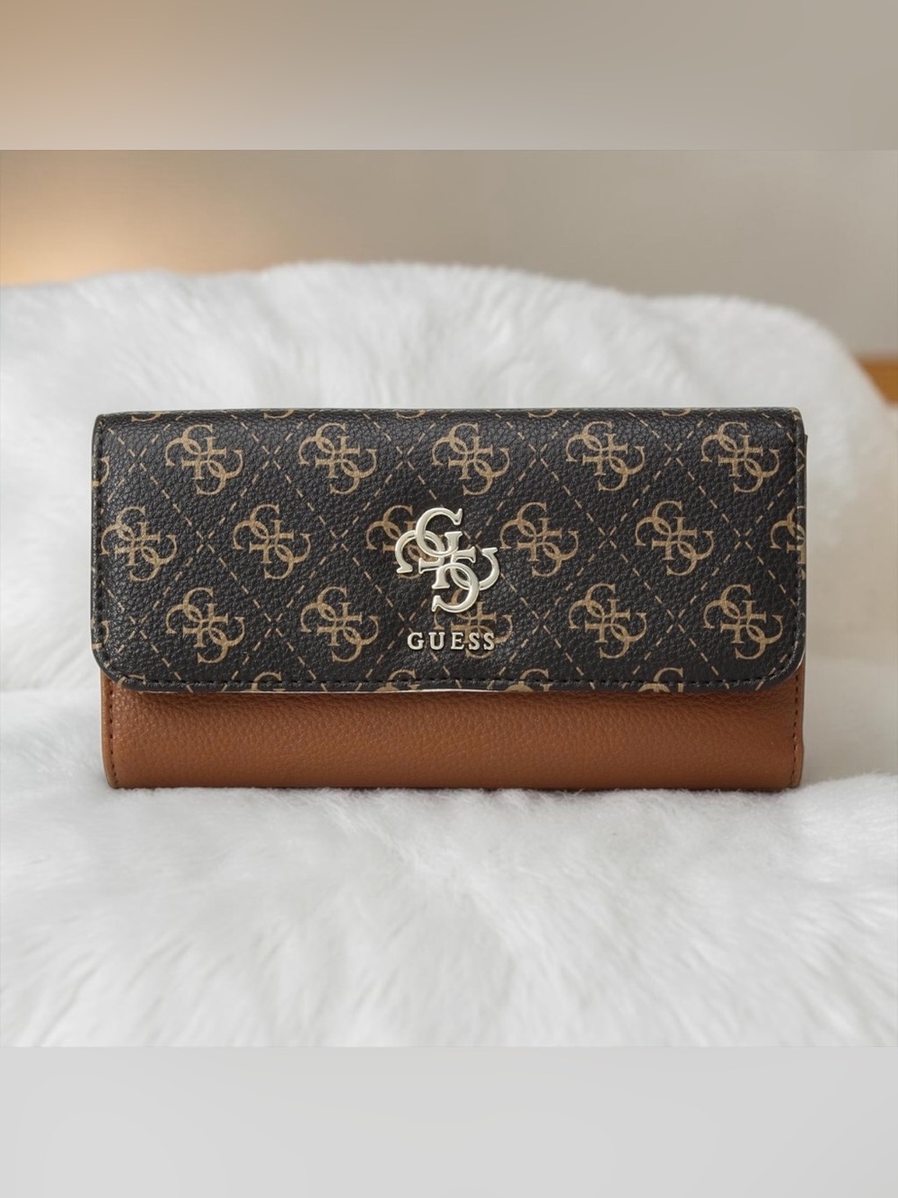 Guess Wallet Logo Tri Fold Wallet NWT